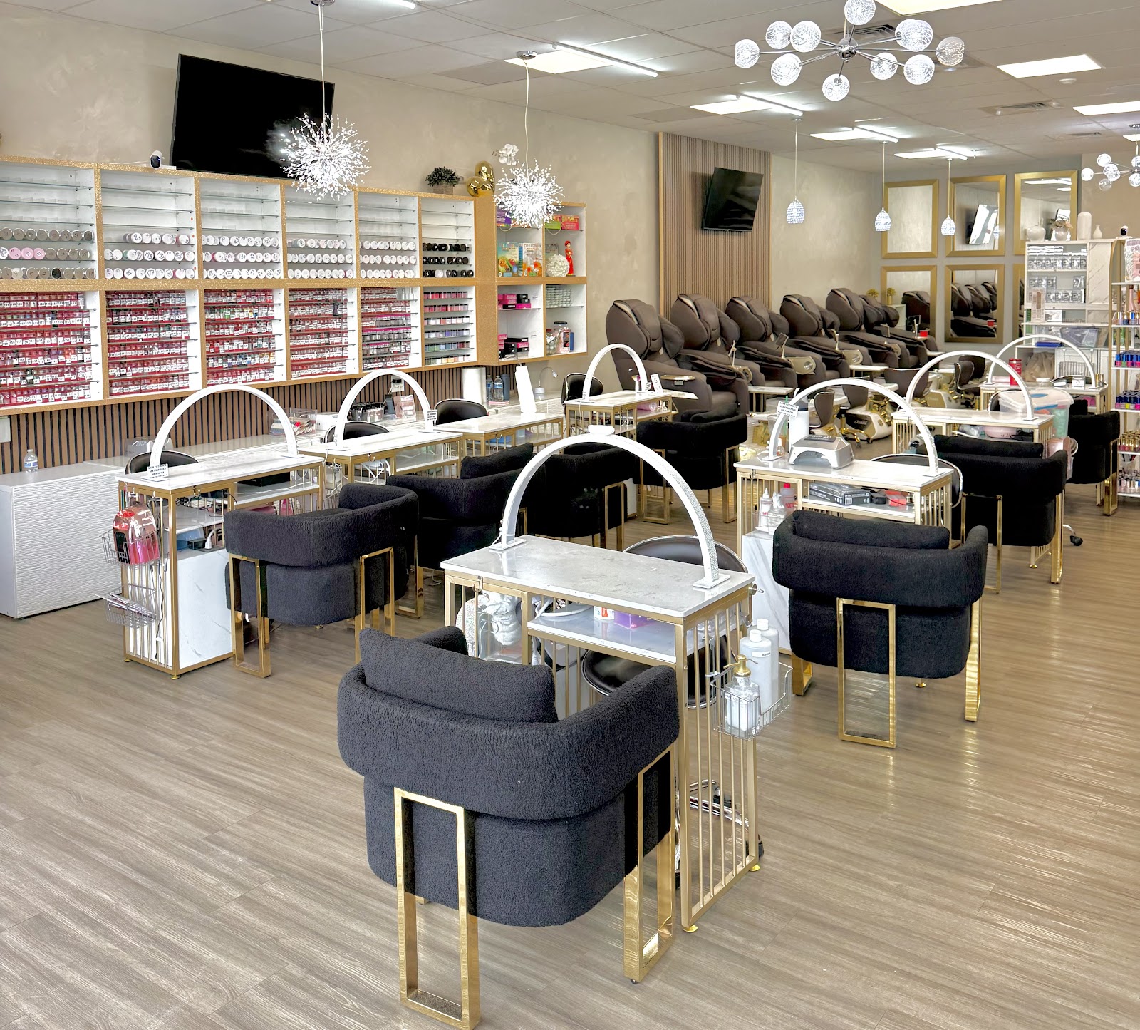 VIP Nails & Lash logo
